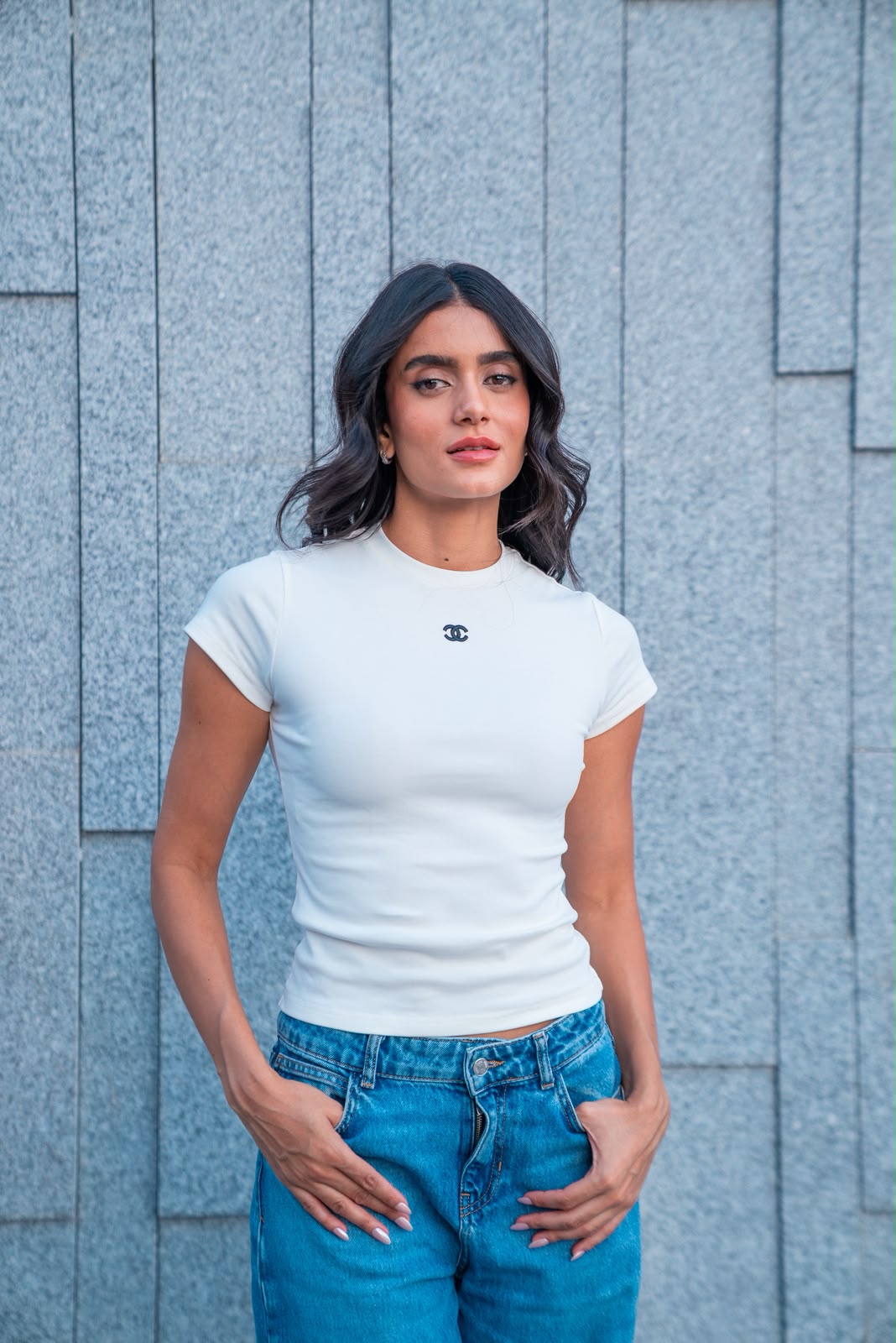 Chanel White Fitted T-Shirt - White - photo 1